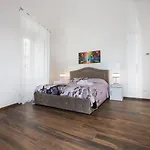 Premiere Luxury *